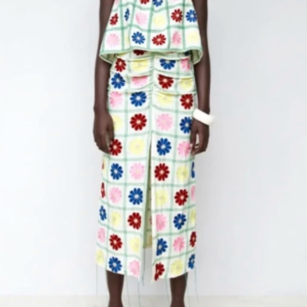 Zara Limited Edition Embroidered Flower Set *READ